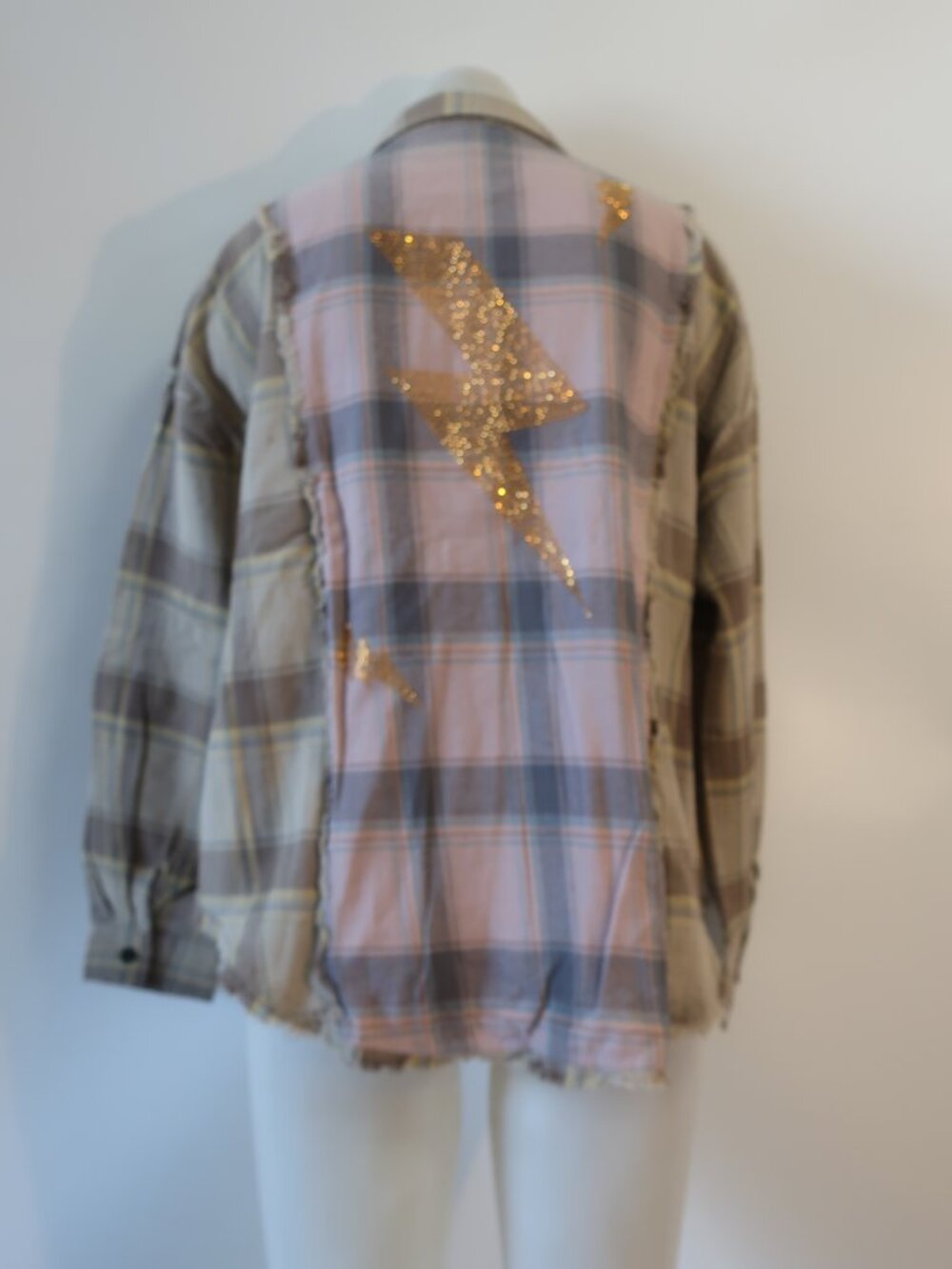 NWT Womens Moving Forward Beige, Pk, Blue Plaid Gold Bolt Flannel Button Down M